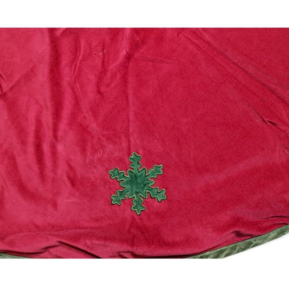 Red & Green Christmas Tree Skirt - Picture 2 of 14